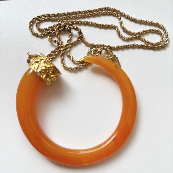 💸SOLD💸RARE Vintage Kenneth Jay Lane Orange Horn on Gold Tone Statement Necklac - Picture 5 of 6